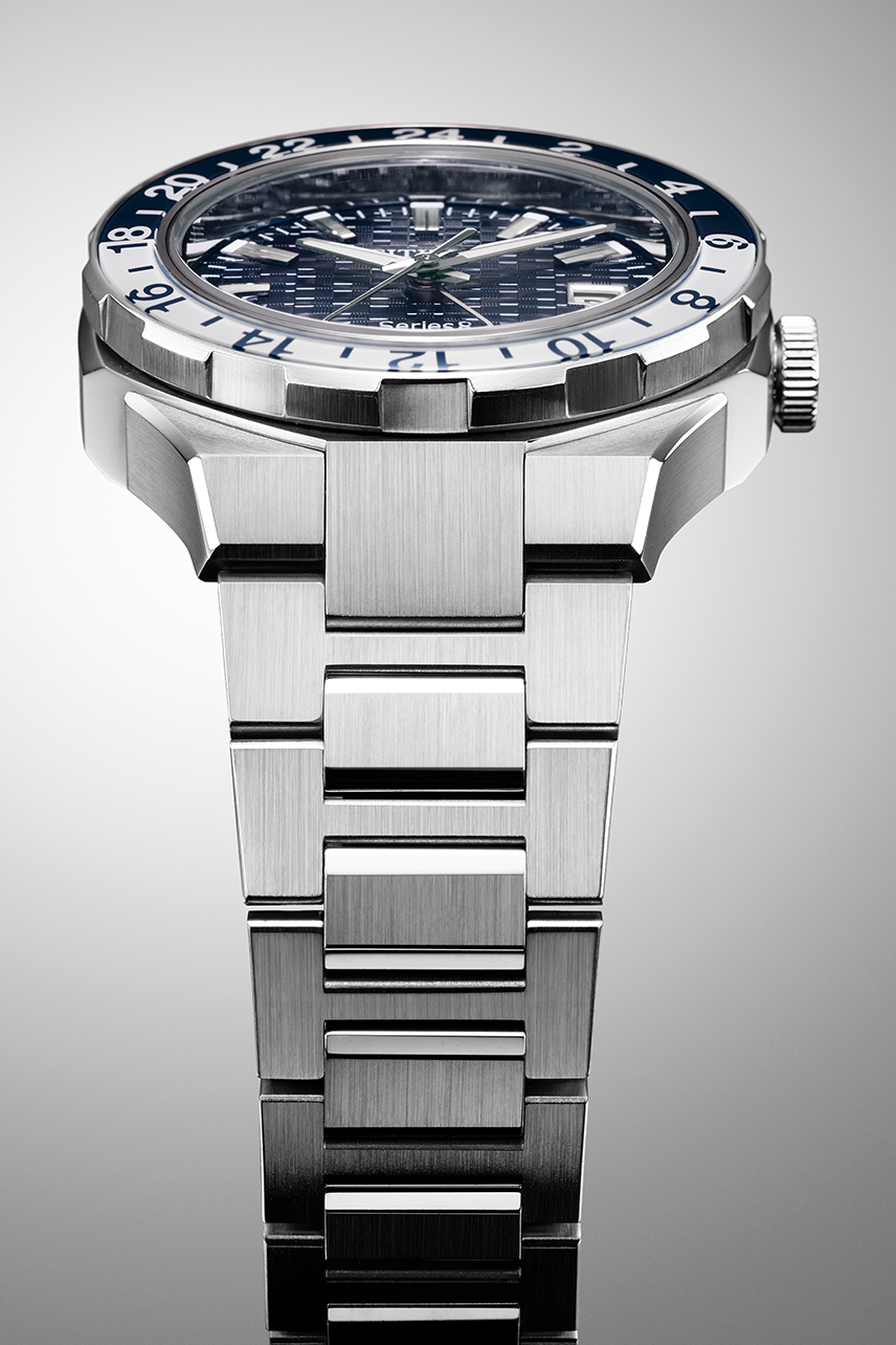 Citizen Series 8 Timepiece with GMT Functionality Blue dial Stainless Steel NB6034-58L