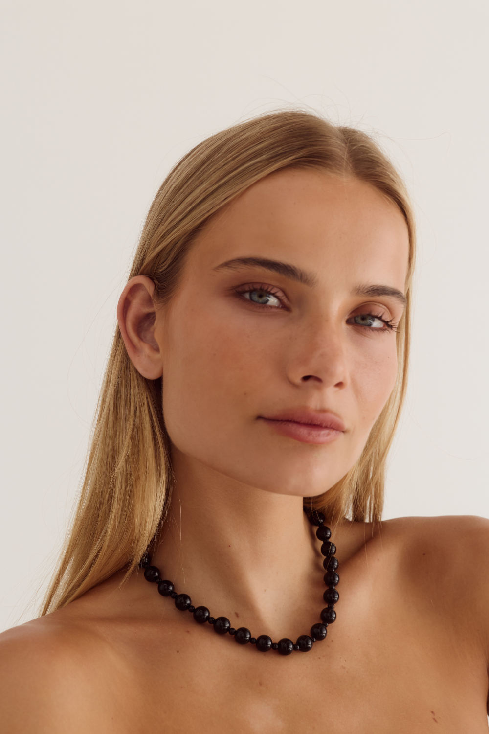 Cendré Constance Black Agate Gold Women's Necklace — view 3