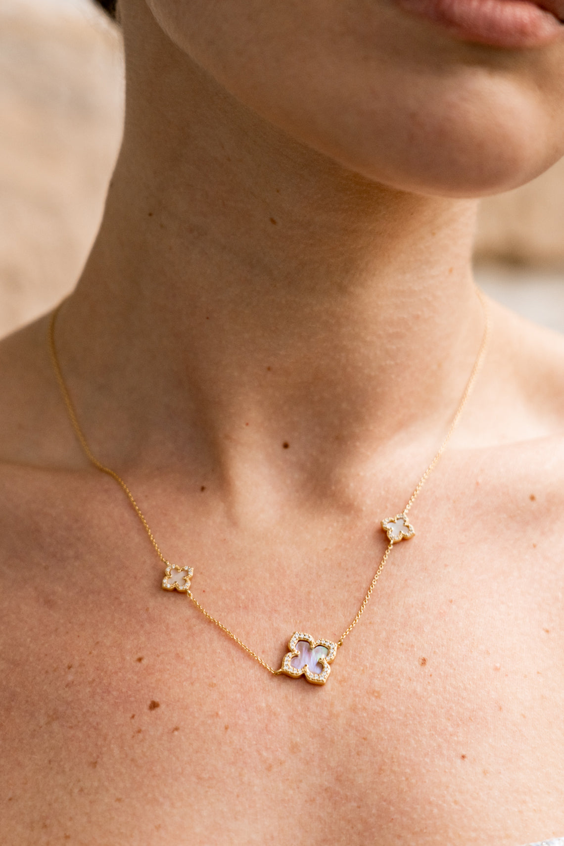 SYDNEY SOIRÉE FAIRWATER MOTHER OF PEARL DELUXE NECKLACE GOLD