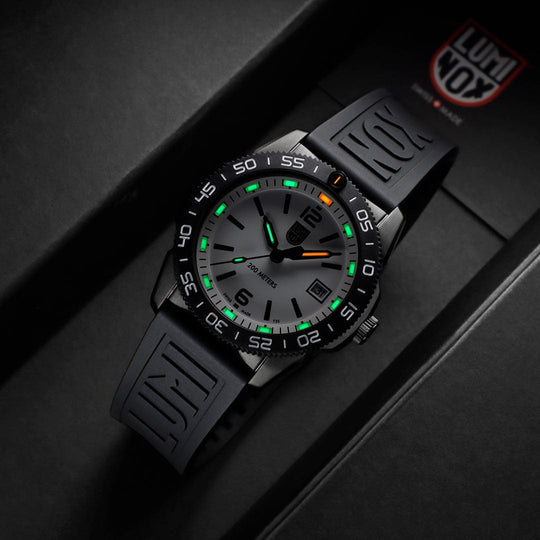 Luminox Pacific Diver Ripple 39mm Diver Watch XS.3127M