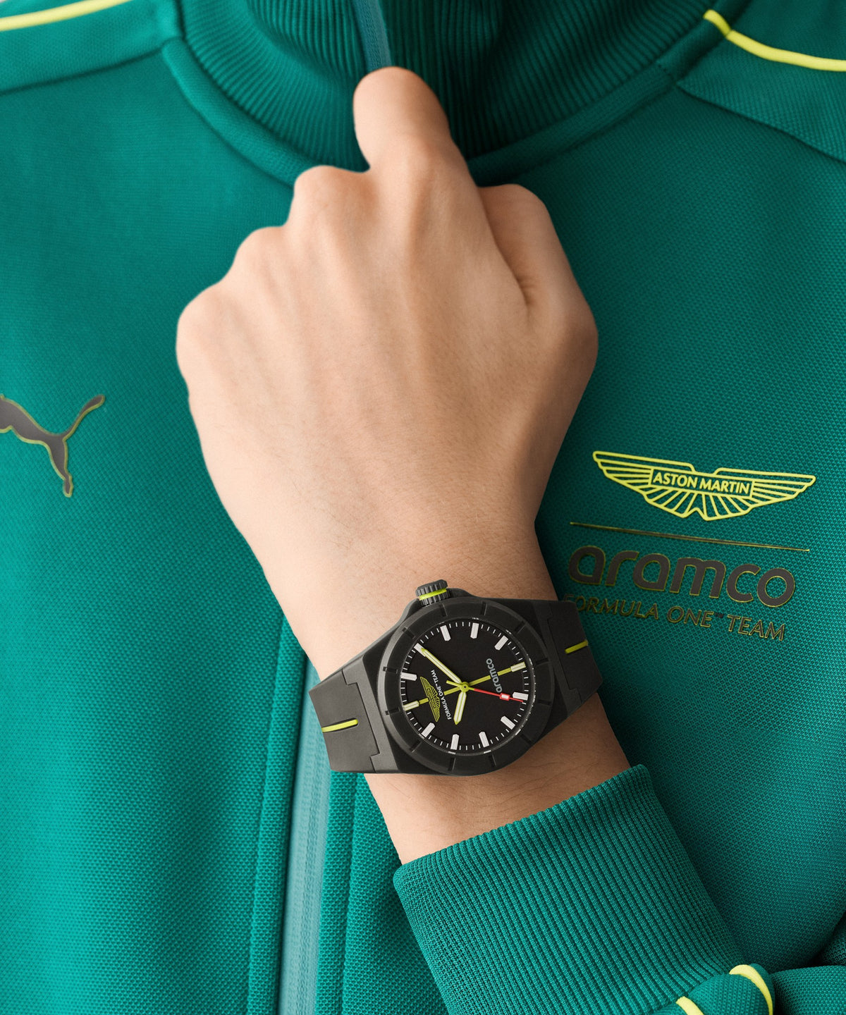 Aston Martin Formula 1 SHD MTFH1F601, on the wrist