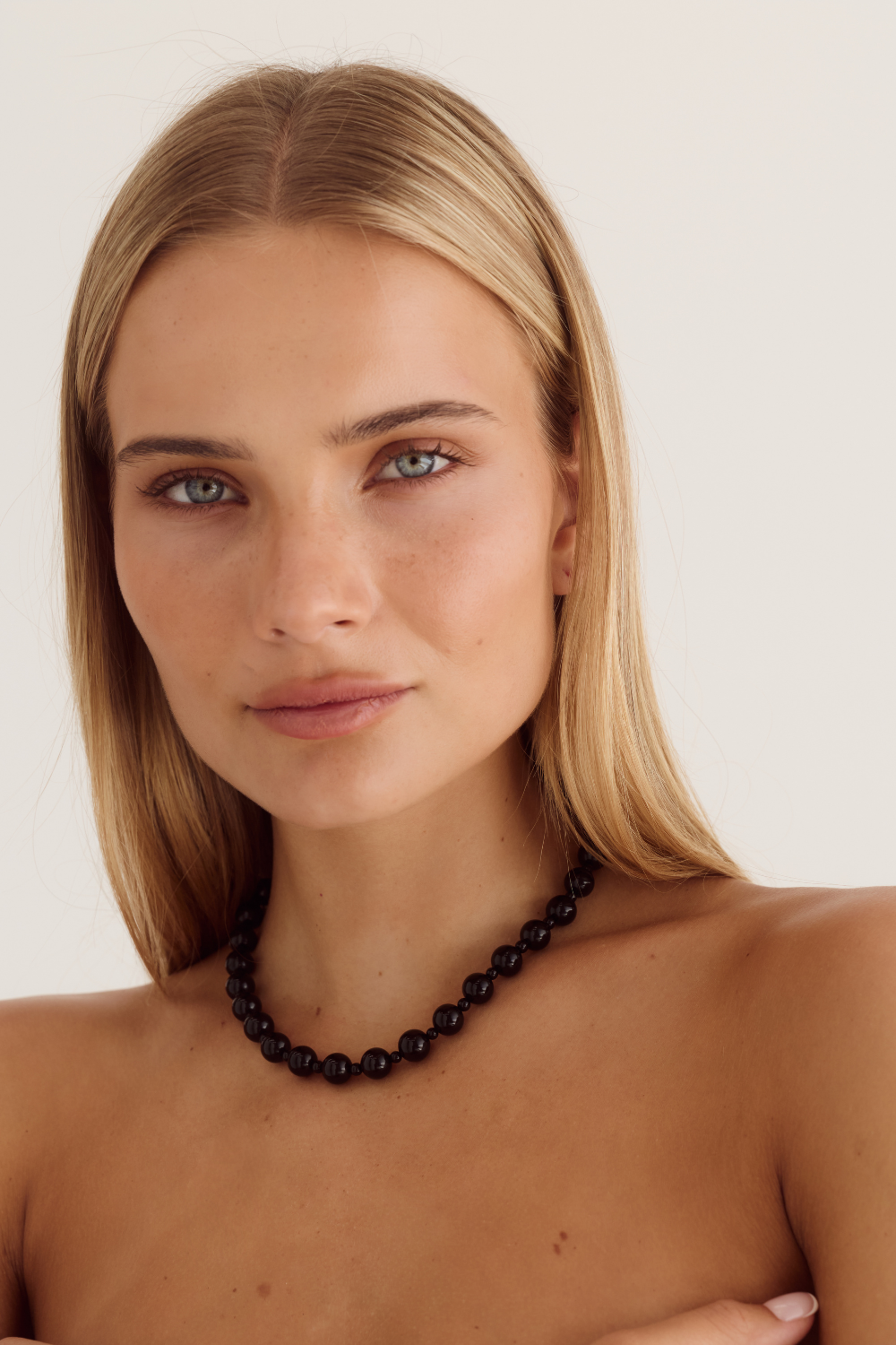 Cendré Constance Black Agate Gold Women's Necklace — view 5