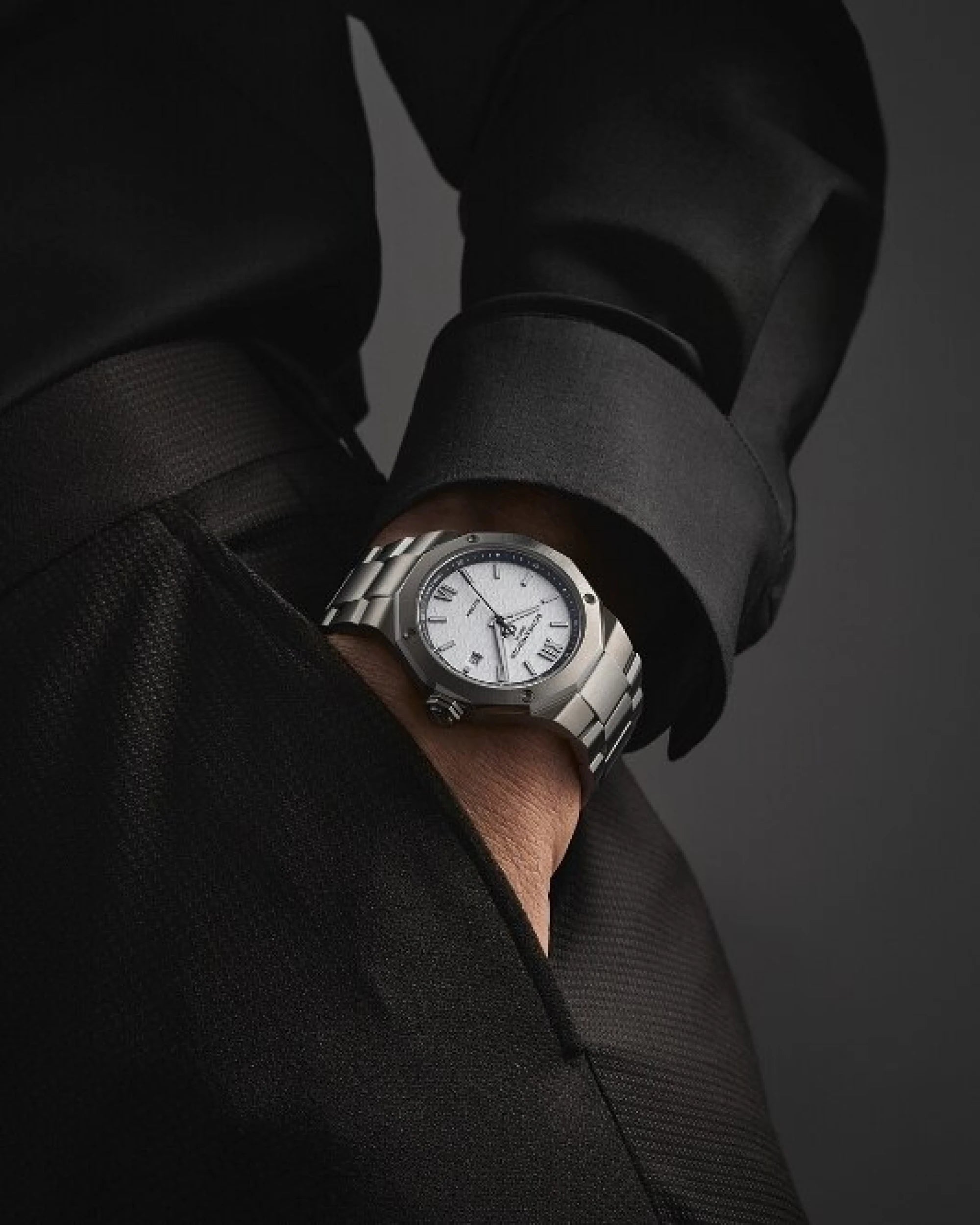 Baume & Mercier Riviera White Dial Automatic 42mm Watch M0A10829