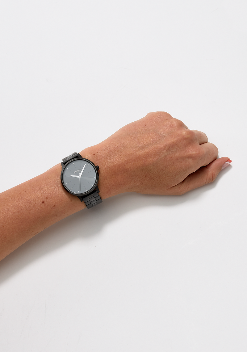 Nixon kensington 2025 all black