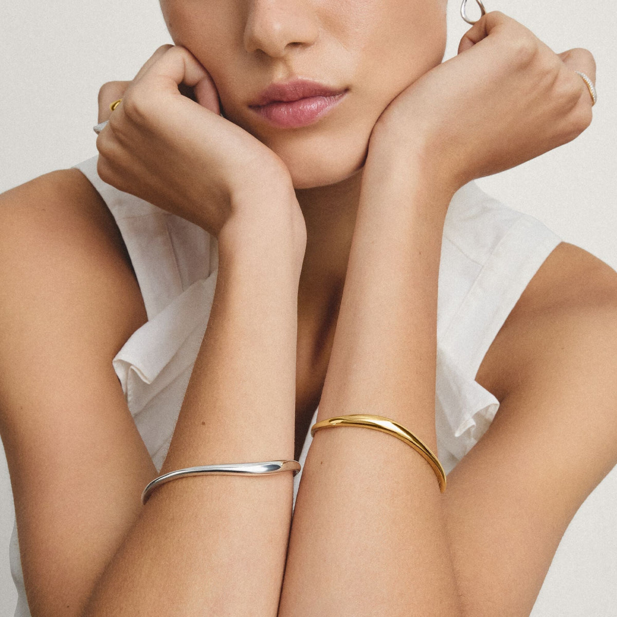 Thomas Sabo Bangle with wave design TAR122MY