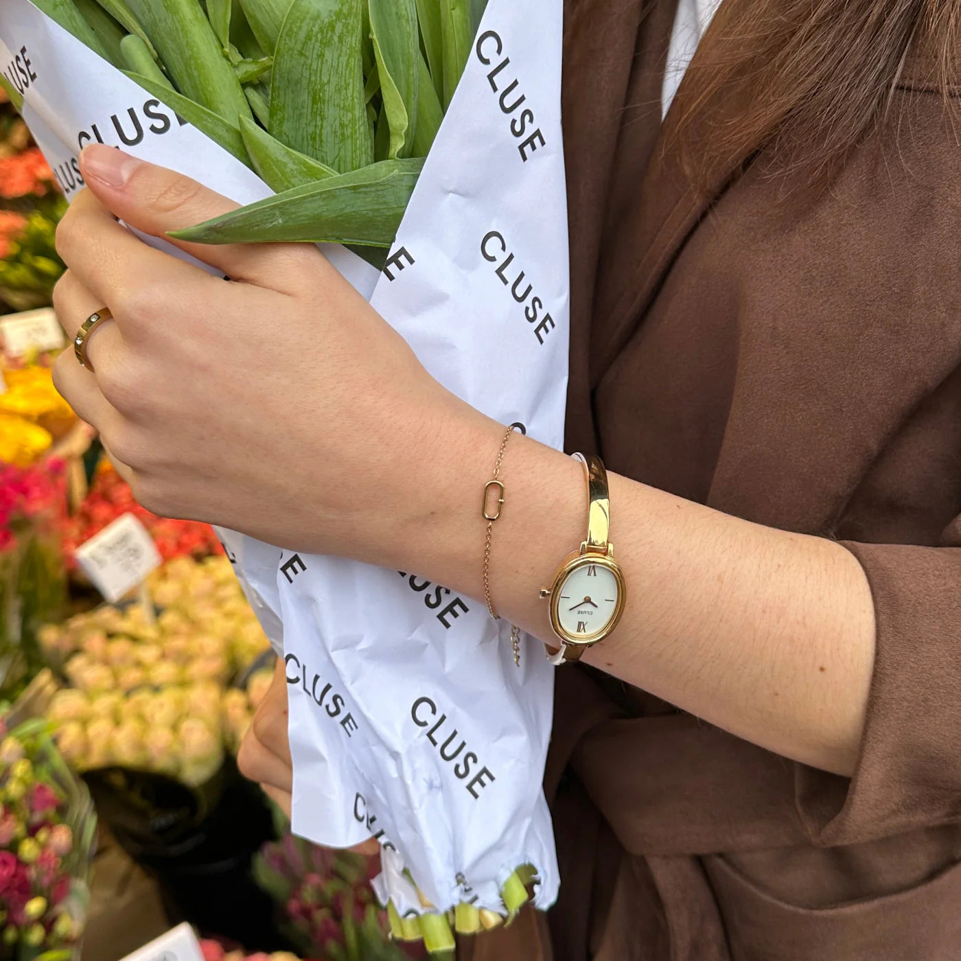 CLUSE L'Ovale Stainless Steel White Dial Gold Band Women's Watch CW16101