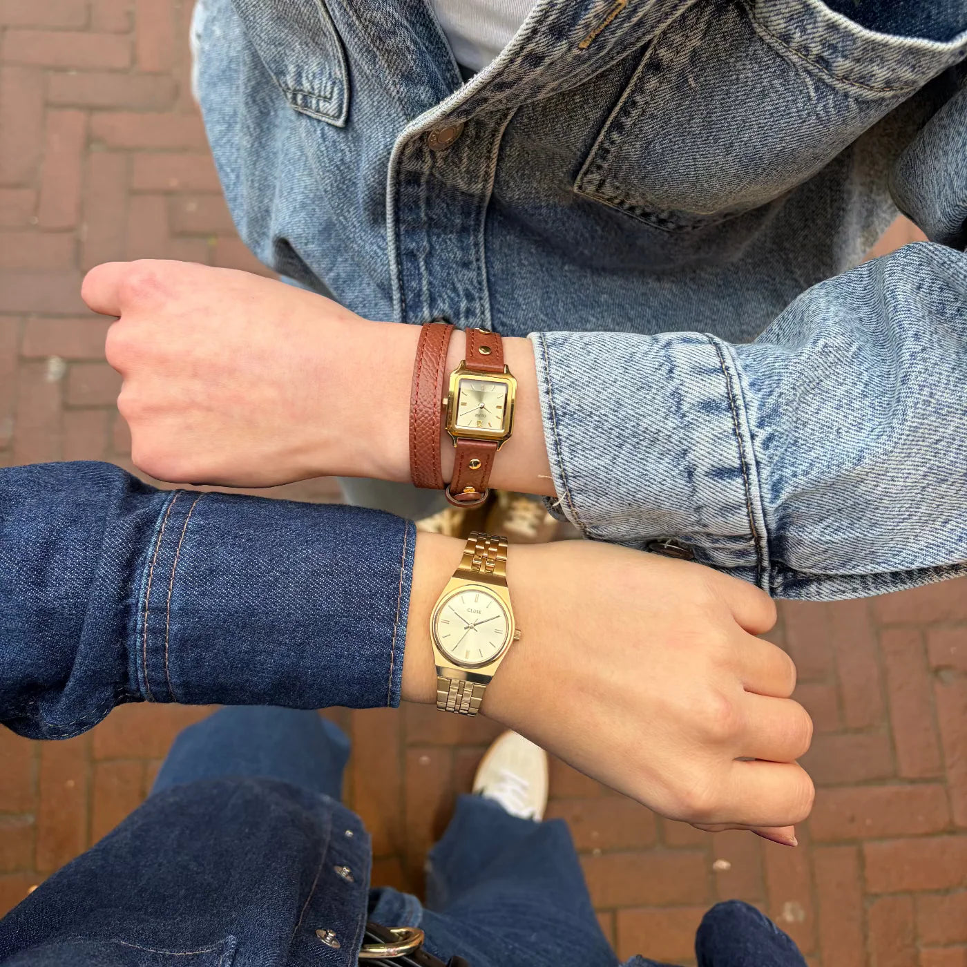 CLUSE Gracieuse Mini Double Leather Nutshell Band Studs Gold Women's Watch CW15507