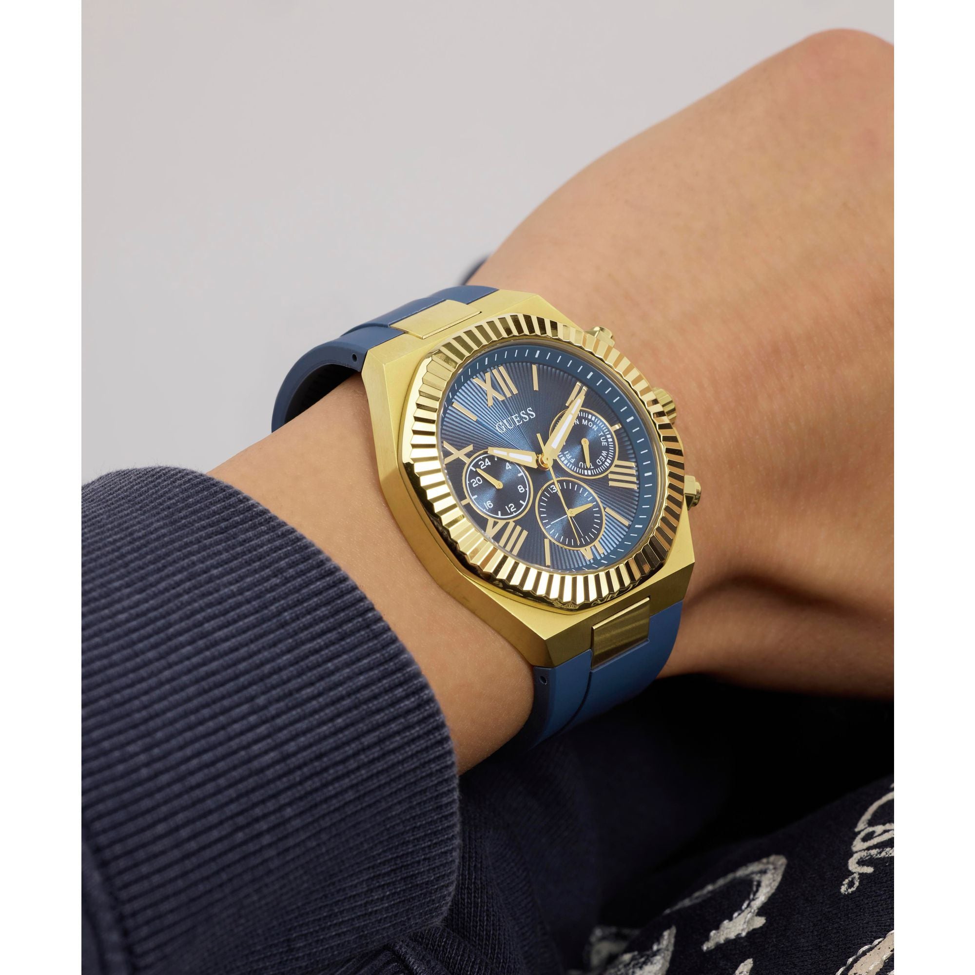 Guess GW1011G2 Watch - Detail 2