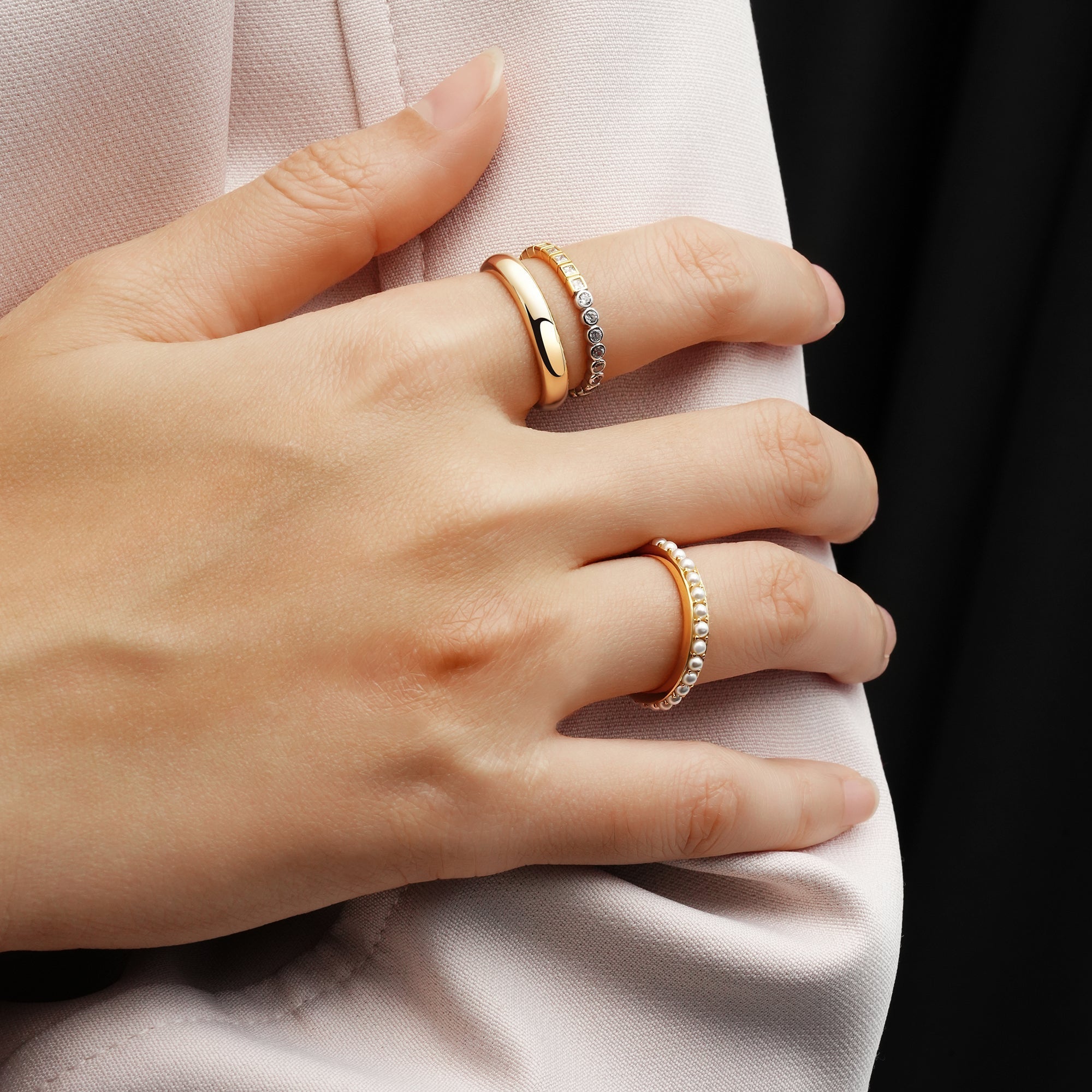 Two Tone Bezel Ring for Women Elegant Modern Square Circle Design