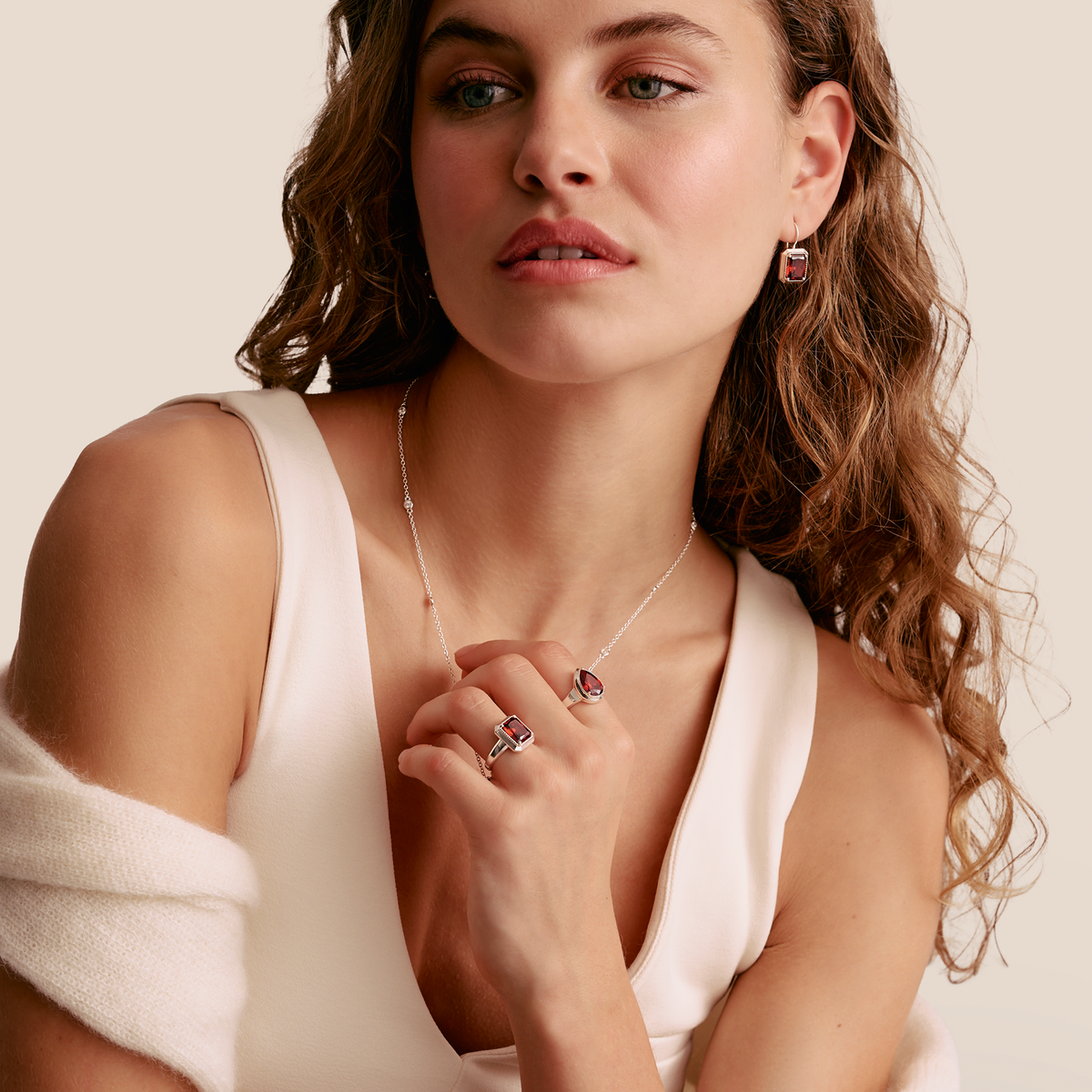 Thomas Sabo Ring with Red Zirconia Stone TR2528RE52