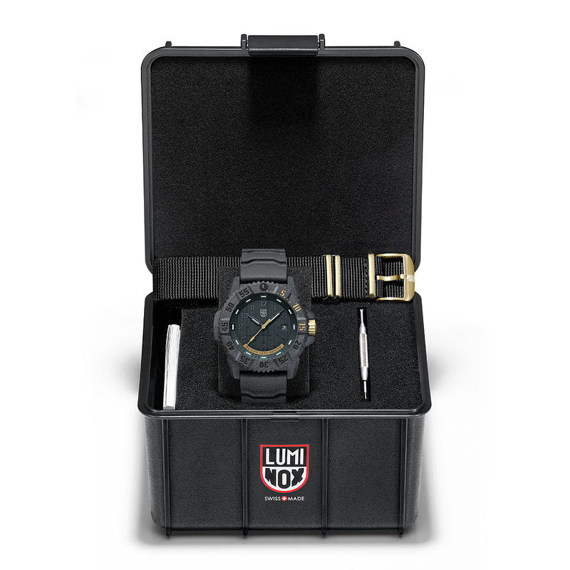 Luminox Master Carbon SEAL ‘No One Left Behind’ Limited Edition XS.3805.NOLB.SET