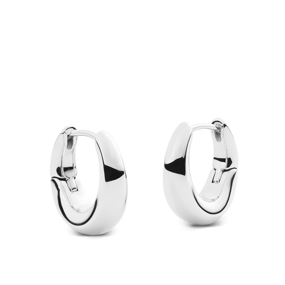 Daniel Wellington Flow Earring 15mm Silver DW00402074 in recycled stainless steel