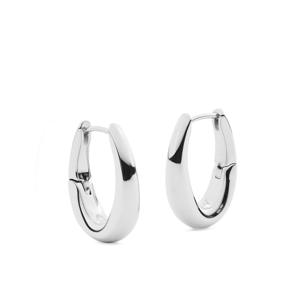 Daniel Wellington Flow Earring 20mm Silver DW00402077 in recycled stainless steel