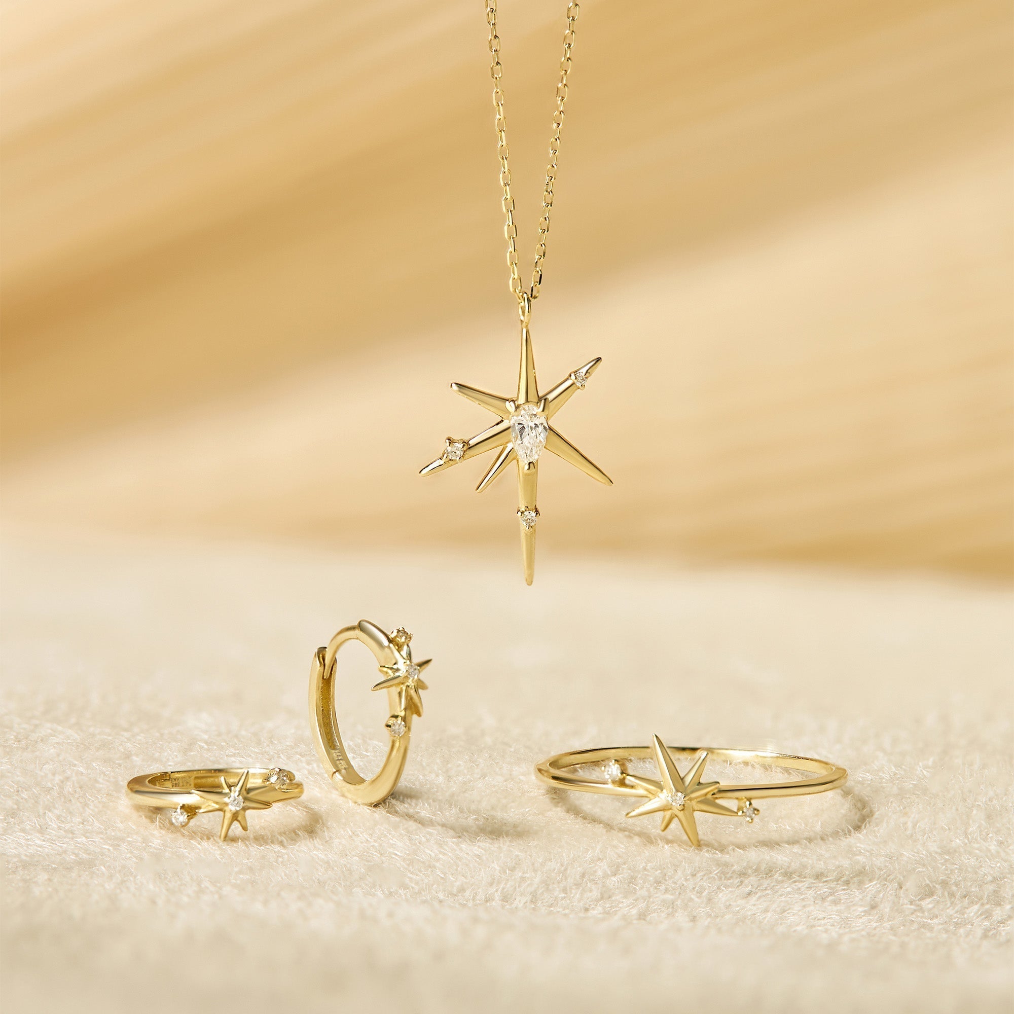 Ania Haie's Luxurious 14kt Gold Star Diamond Statement Ring
